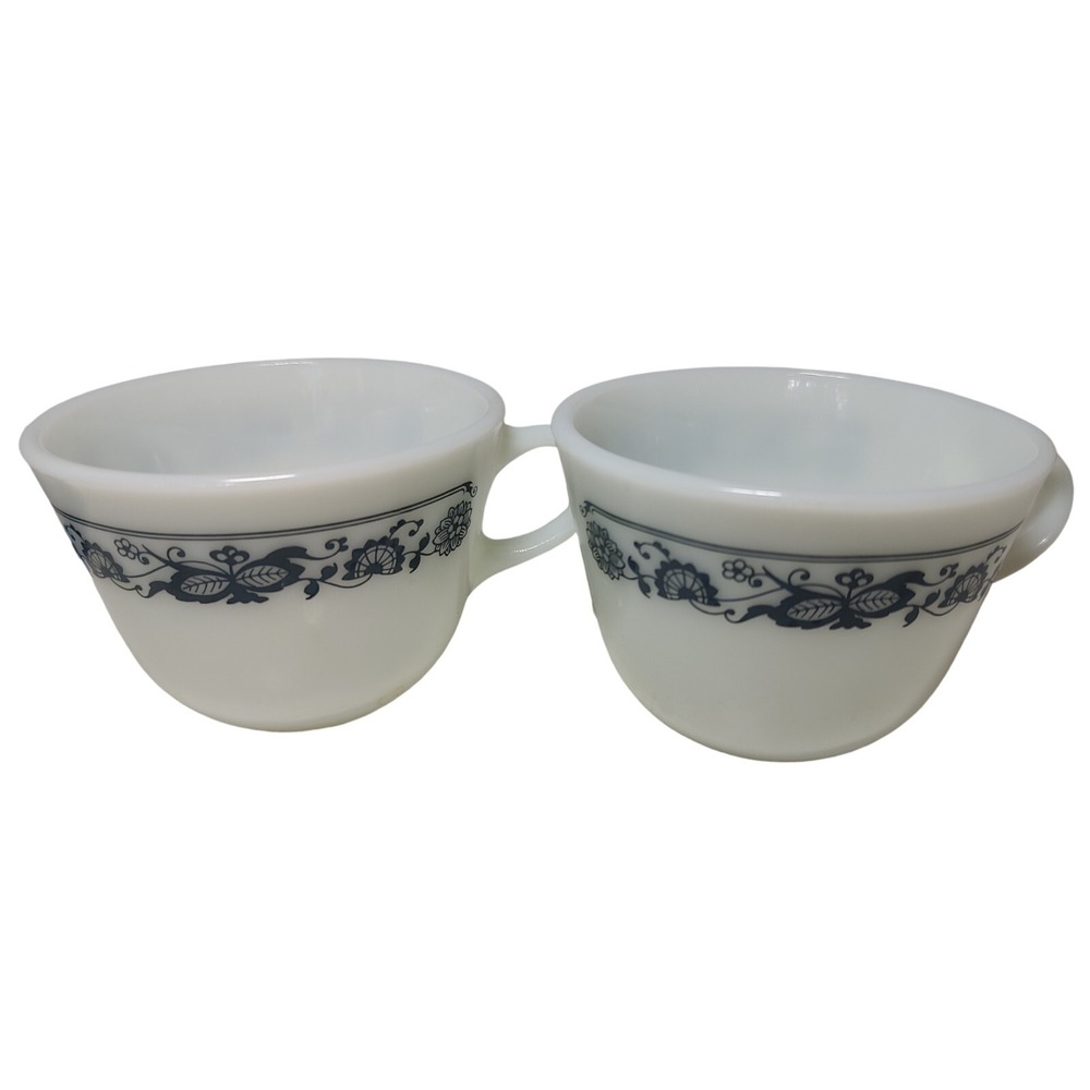 Vintage Pyrex Corning Coffee Cups Milk Glass Old‎ Town Blue Onion Set of Two SEE